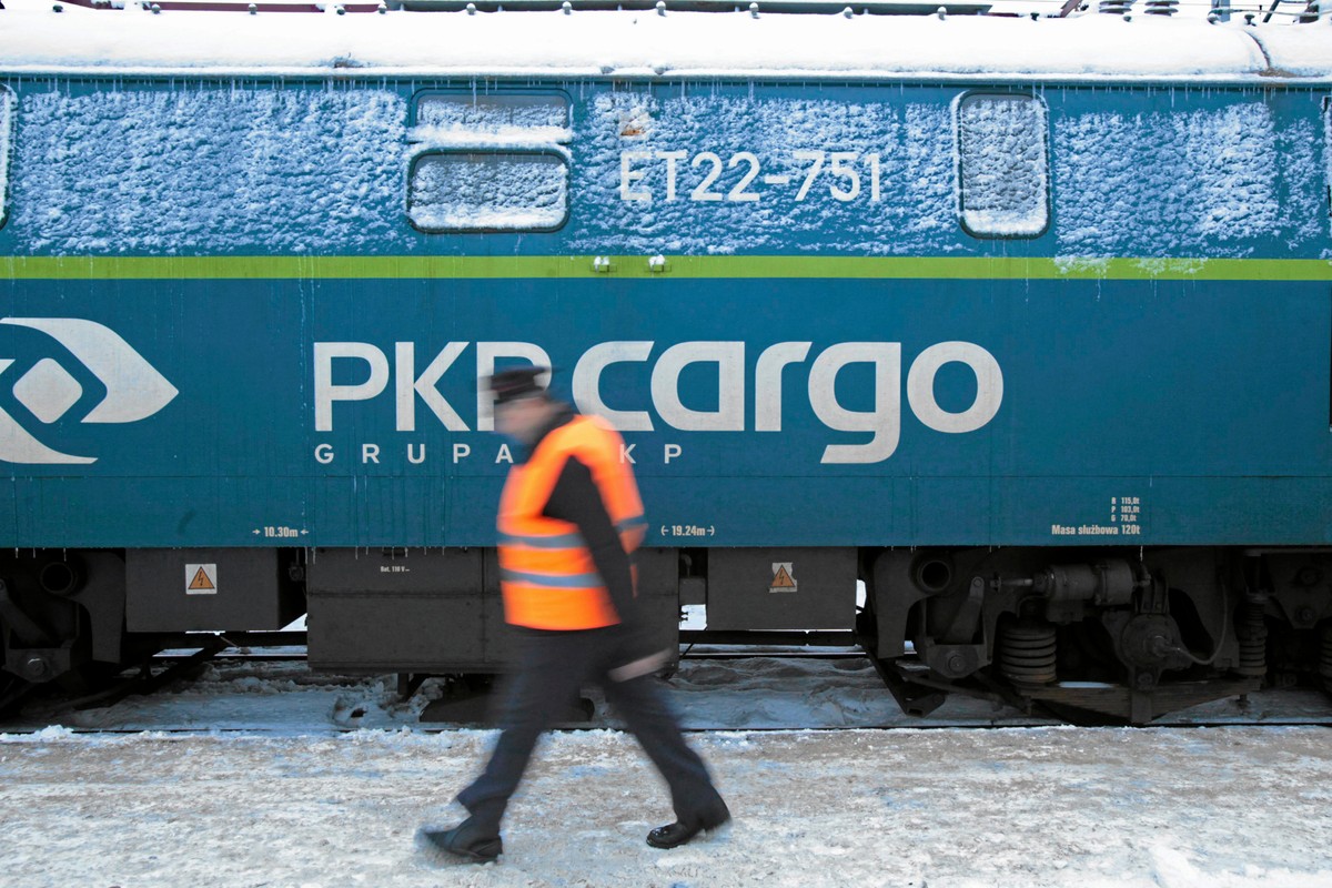 Status in PKP Cargo.  “I will say it briefly: there is crying and wailing.”