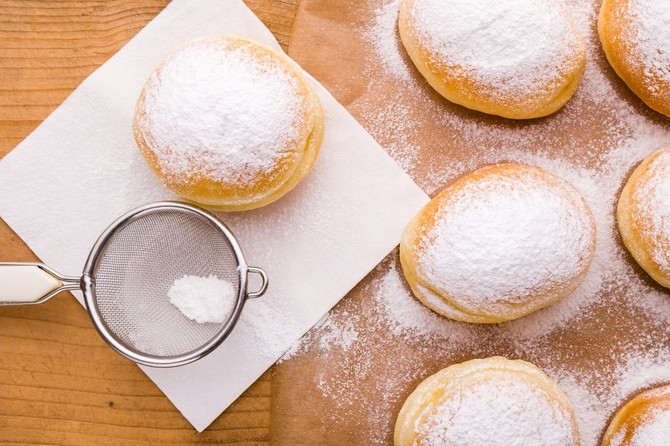 Krofne se za srpsku Novu godinu po tradiciji jedu u ponoć