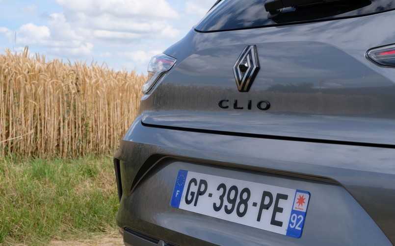 Nowe Renault Clio E-Tech: co się zmieniło przy okazji liftingu?