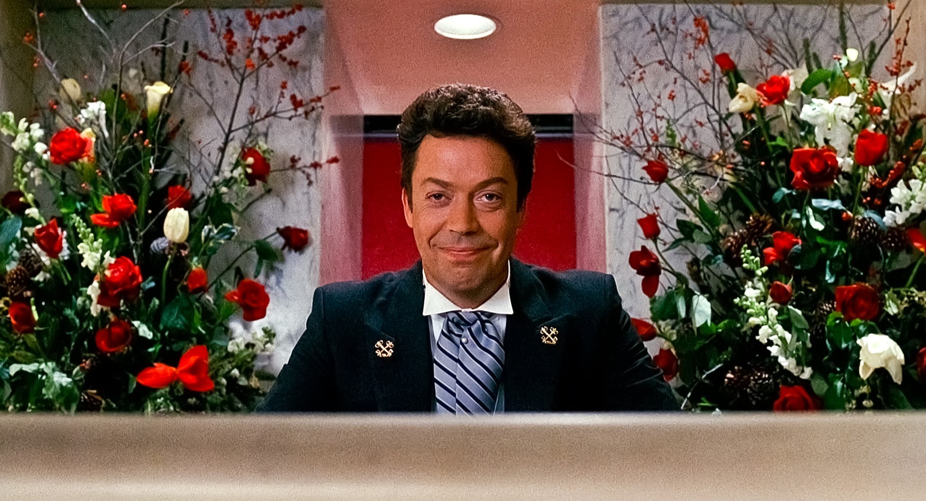 Tim Curry vo filme Sám doma.