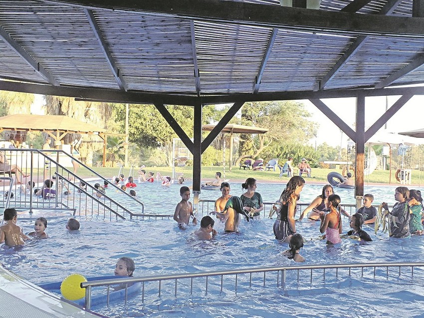 Bazen kibuca je lepo uređen i velik