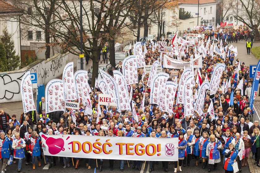 Potężny protest nauczycieli. Minister ujawnia, kto za tym stoi