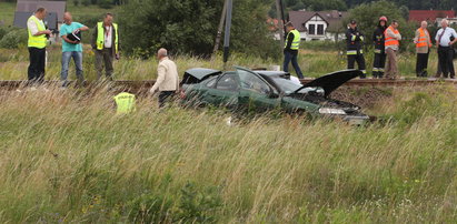 Troje zabitych w zderzeniu z pociągiem. Zdjęcia