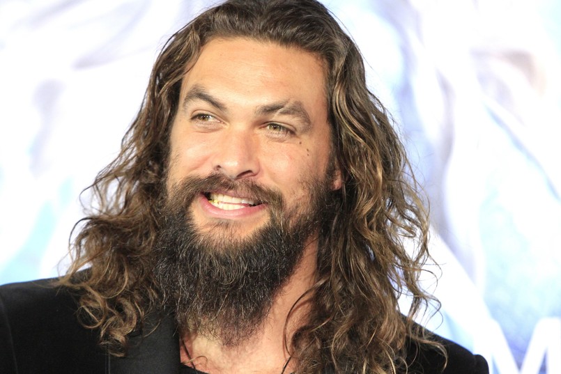 Jason Momoa, czyli niezapomniany Khal Drogo, jako superbohater. Zobacz zdjęcia z premiery filmu "Aquaman" [FOTO]