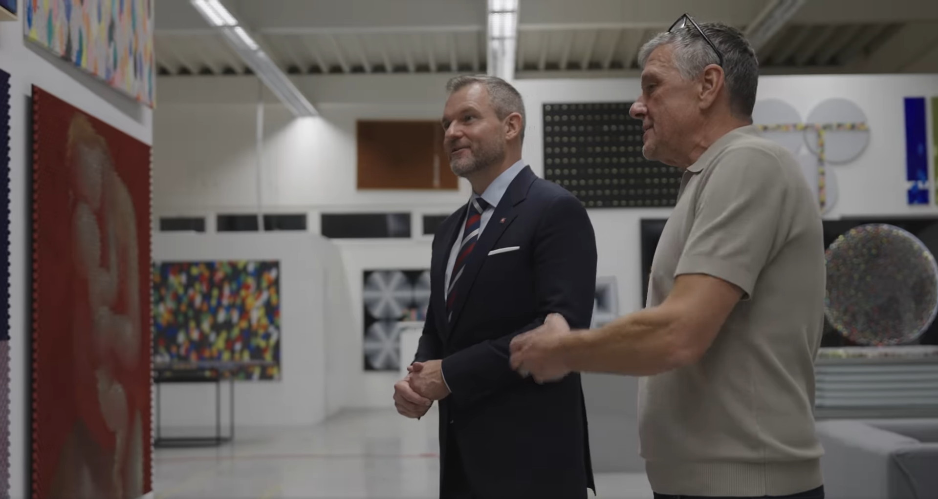 Prezident Peter Pellegrini a umelec Juraj Králik, otec známeho moderátora Krištofa Králika.