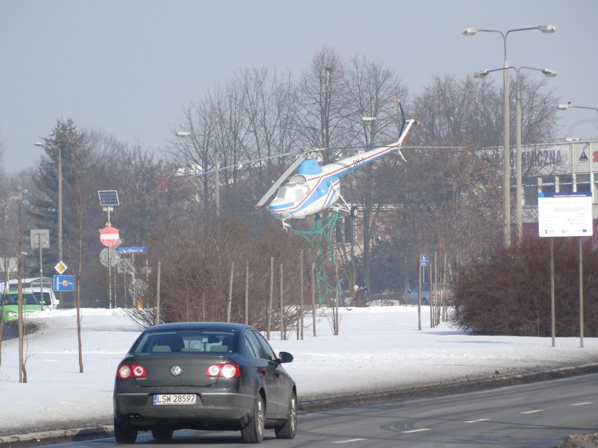 Śmigłowiec przy al. Lotników Polskich w Świdniku