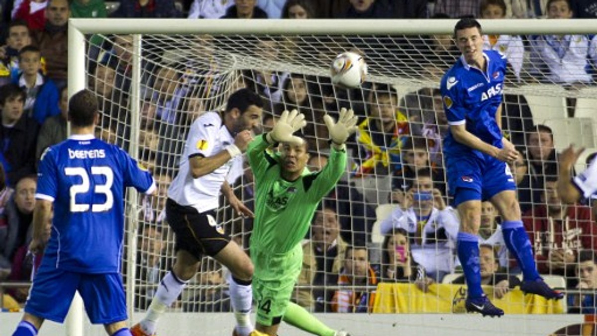 Valencia CF pokonała AZ Alkmaar 4:0 (2:0) w rewanżowym meczu ćwierćfinałowym piłkarskiej Ligi Europy. Podopiecznie Unai Emery odrobili tym samym straty z pierwszego spotkania i pewnie awansowali do najlepszej czwórki rozgrywek. W półfinale Valencia zmierzy się z rywalami z Primera Division - Atletico Madryt.