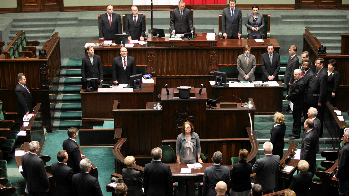 Sejm znowelizował w środę Kodeks postępowania karnego w części dotyczącej stosowania przez służby kontroli operacyjnej i zwiększenia kontroli nad np. podsłuchami.