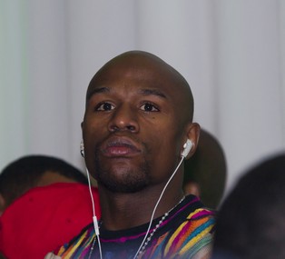 Amerykański bokser Mayweather Jr. wydał 50 tys. dol. w jedną noc...