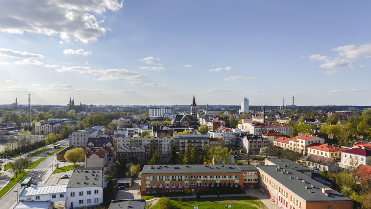 Białystok nie należy do miast szczególnie zagrożonych zanieczyszczeniem powietrza. Mimo to władze dmuchają na zimne i wdrażają projekty, które mają zapobiec pojawieniu się smogu. Będą m.in. dotować wymianę starych pieców.