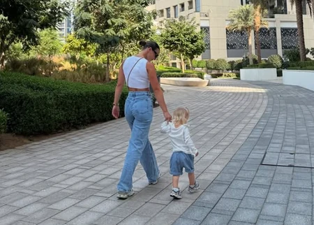 Adriana Kadar sa ćerkicom