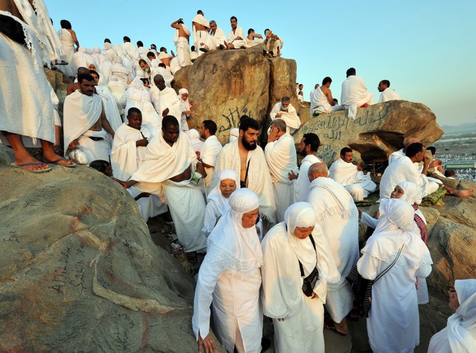 Ponad 2 mln muzułmanów zebrało się na górze Arafat podczas hadżdżu, pielgrzymki do świętego miasta Mekka w Arabii Saudyjskiej