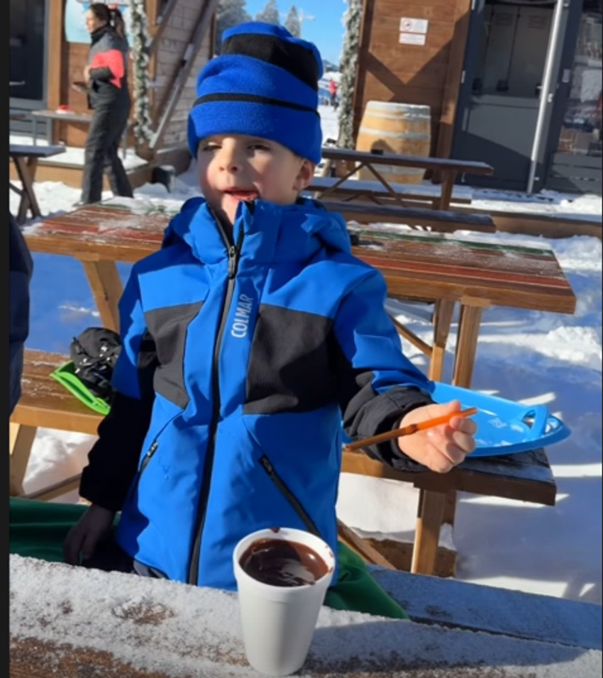 Željko Ražnatović sa decom na planini