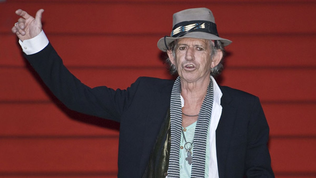 W wywiadzie udzielonym z okazji odbywającej się właśnie rocznicowej trasy koncertowej The Rolling Stones "50 &amp; Counting" Keith Richards zszedł na temat literatury i przyznał, że wciąż nie rozliczył się z kary za książki, które jako nastolatek wypożyczył w lokalnej bibliotece publicznej w Dartford, i do dzisiaj ich nie oddał.