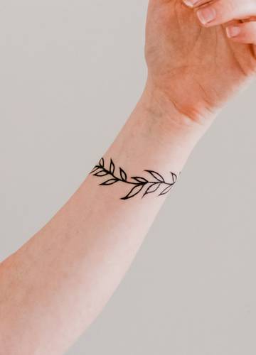 20 dyskretnych tatuaży dla kobiet. Kobiece wzory i napisy | Ofeminin