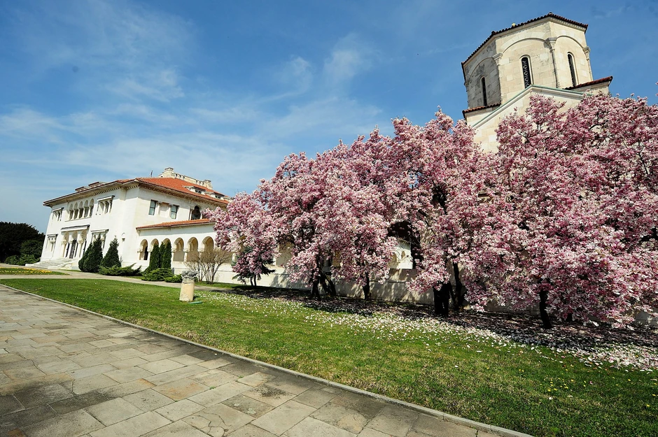 Dvorski kompleks se prostire na 134 hektara