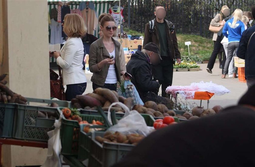 Tuskowie i Kaczyńscy kupują na jednym bazarku