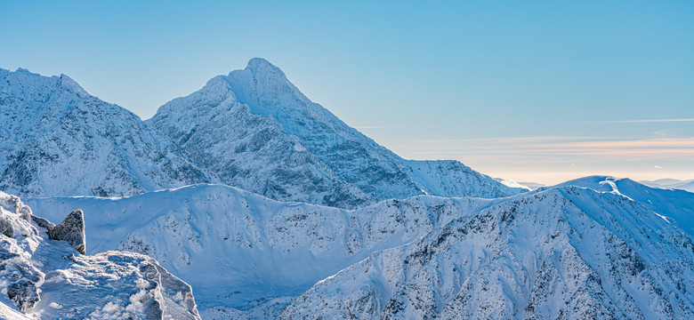 Tatry: Grupa nastoletnich sportowców i samotny turysta w tarapatach