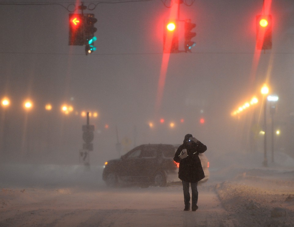 epaselect USA WEATHER SNOWSTORM (North-eastern US shut down due to historic blizzard )