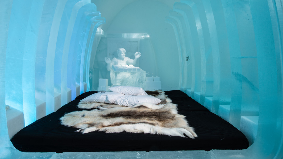 Lodowy hotel ICEHOTEL w Jukkasjärvi koło Kiruny (Szwecja)