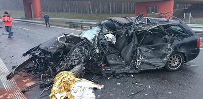 Audi wbiło się pod tira. 27-latka zginęła na miejscu