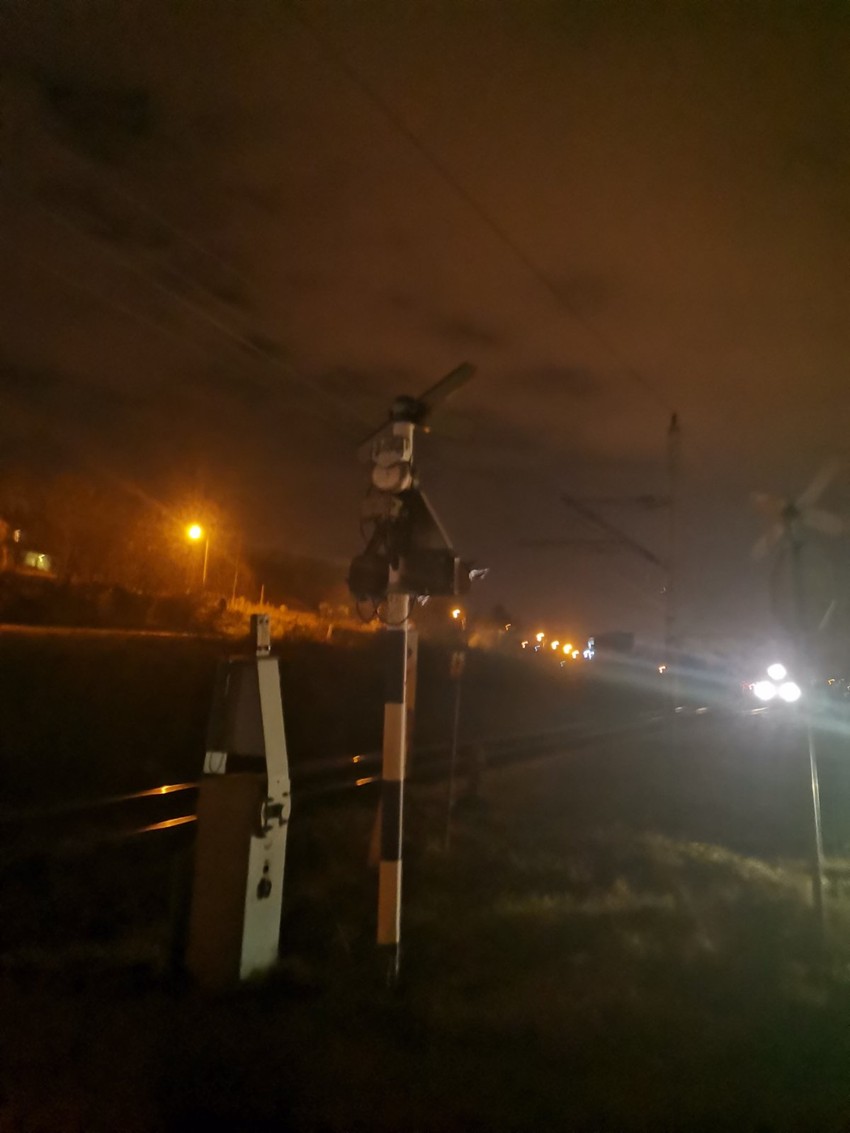 U daljini vide se svetla voza