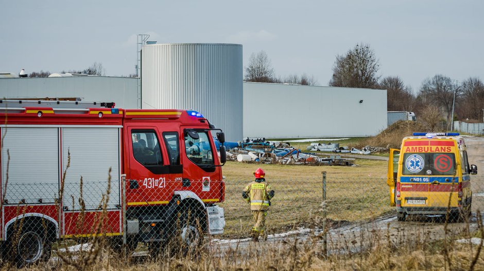 Maszyna wciągnęła 30-latka. Pomogli strażacy