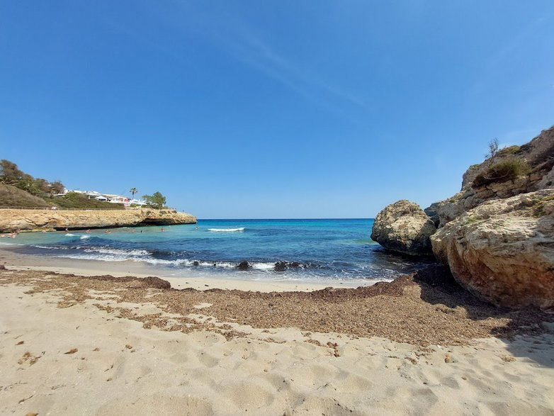 Plaża Cala Domingos obok naszego hotelu.