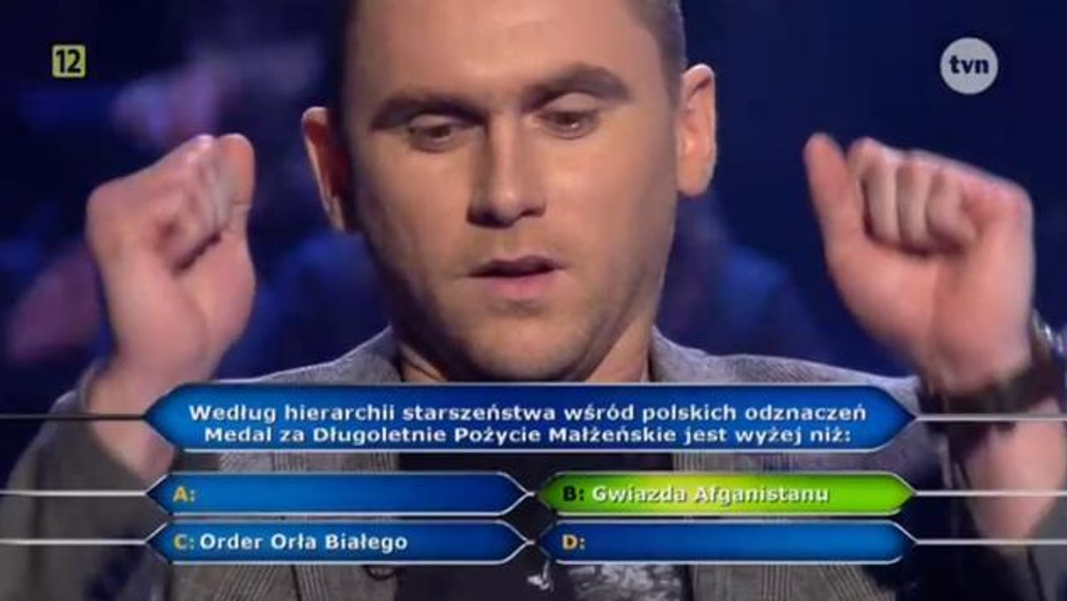 Łukasz Półrolniczak z Grębocina dotarł w "Milionerach" do pytania za 250 tys. zł ze wszystkimi trzema kołami ratunkowymi. Widzowie spekulują, że to spisek, bo pytania były łatwe.