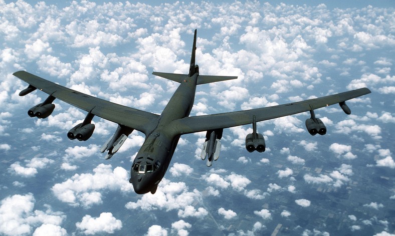 Boeing B-52 Stratofortress. Z tych bombowców spadałyby bomby atomowe