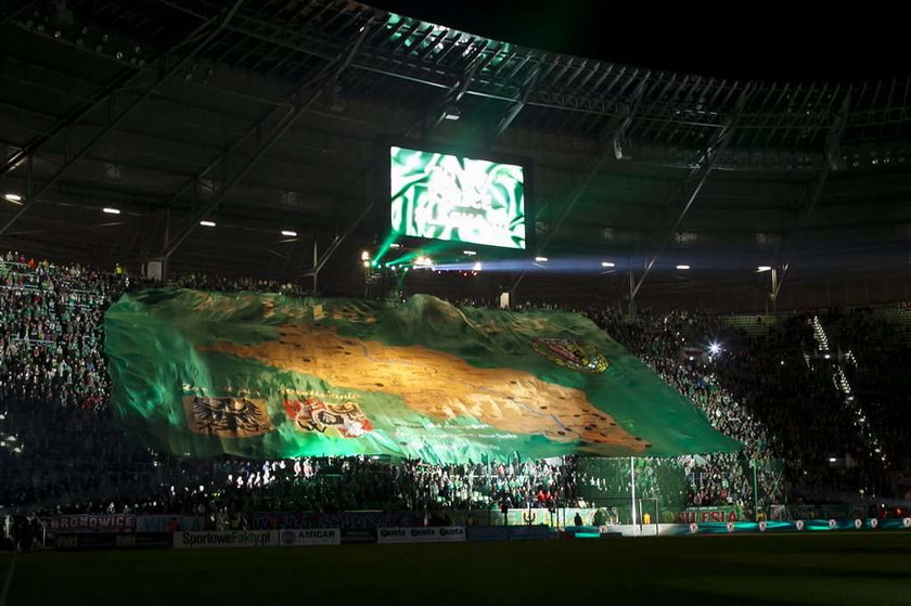 Mamy stadiony nie dla kibiców! Jak to?