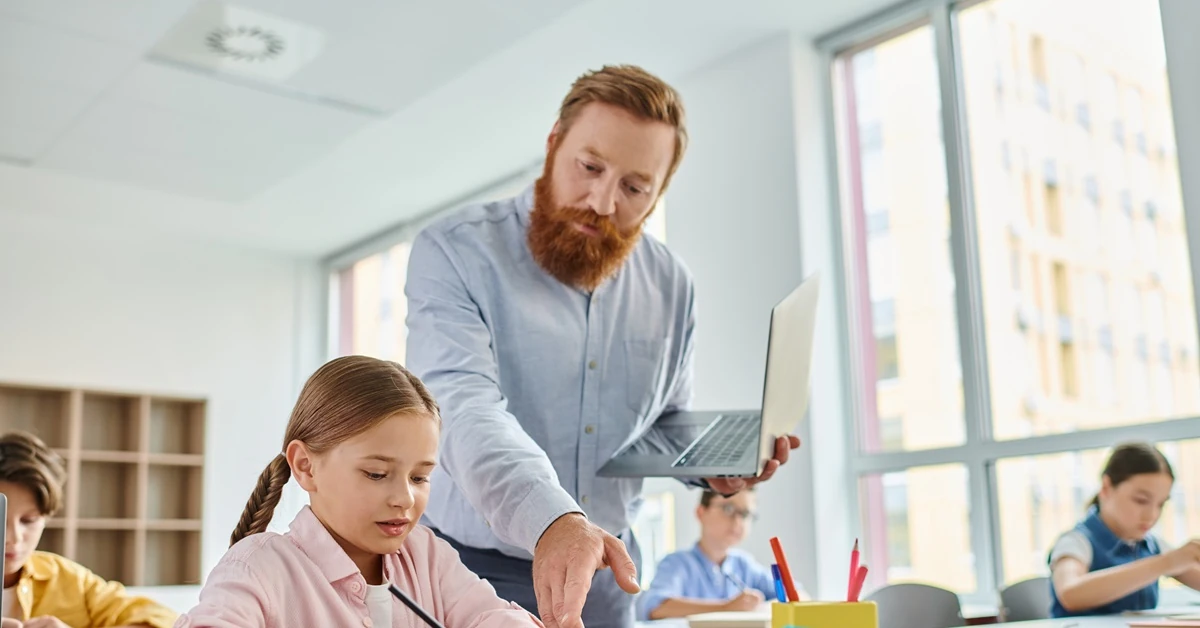 Jakie podwyżki dla nauczycieli w 2026 roku? Wiceszefowa MEN podaje kwotę