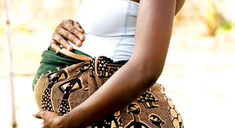 ___8891631___2018___9___23___16___Pregnant-African-Woman