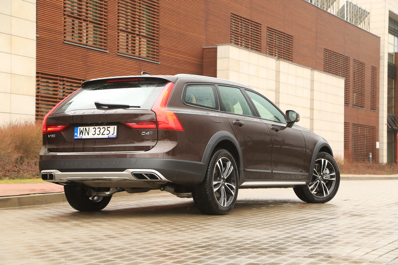 Volvo V90 Cross Country D4 test, dane techniczne, opinie