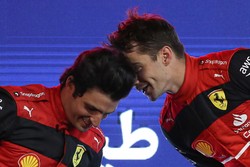 Ferrari chce iść za ciosem, kłopoty Red Bulla