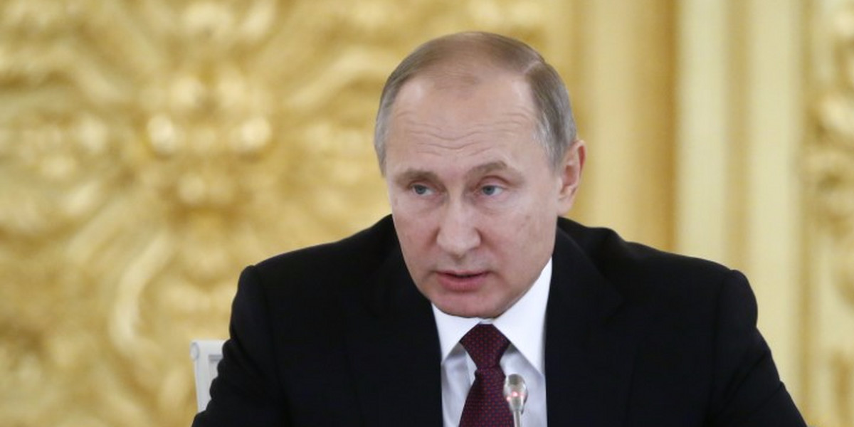 Putin says Russia will not expel US diplomats in response to sanctions