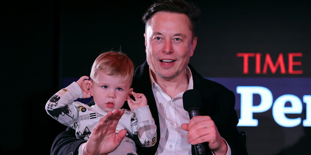 Elon Musk z synem X Æ A-12. Nowy Jork, 13 grudnia 2021 r.