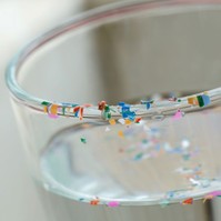 A doboz, amiből eszünk, mérgezhet? Kiderült, mi mindenben van ott az „örök életű méreg"