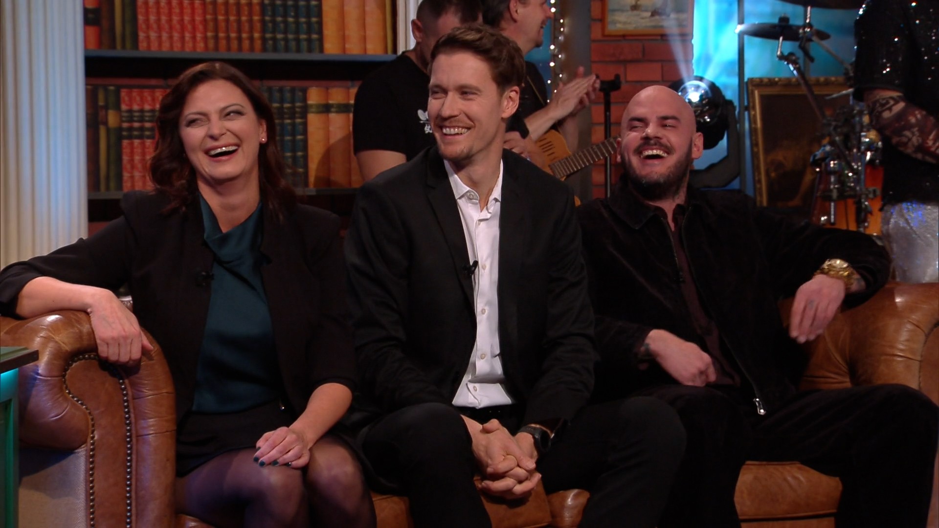 Silvestrovská talkšou Neskoro večer s Petrom Marcinom.