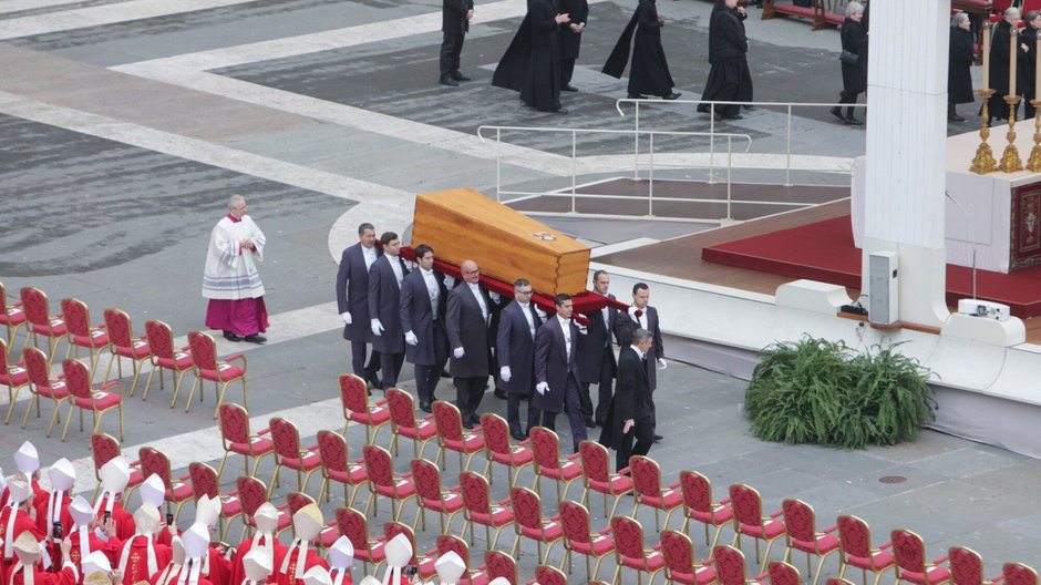 Watykan, 05 stycznia 2023. Pogrzeb papieża emeryta Benedykta XVI