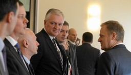Tusk i Gowin spotkali się w cztery oczy. Minister miał usłyszeć, że albo sam odejdzie, albo go wyrzucą