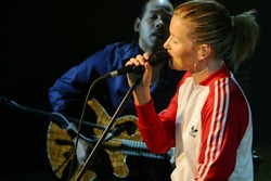 Kosmonauta pozwał Dido