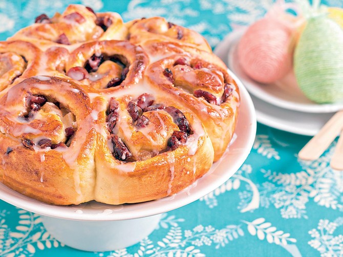 36405_+-cvet-stock-photo-sweet-rolls-with-dried-fruits-for-easter-shutterstock_126904517