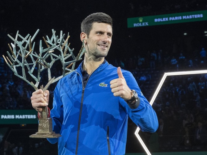 Nole, majstore: Novak Đoković sa peharom u Parizu