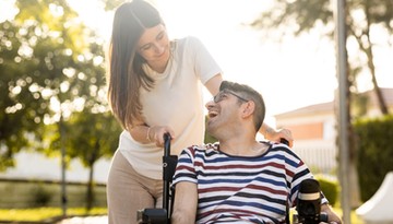 W Sejmie ustawa o asystencji osobistej osób z niepełnosprawnościami. Krasoń: Odmieni życie setek tysięcy osób w Polsce [WYWIAD]