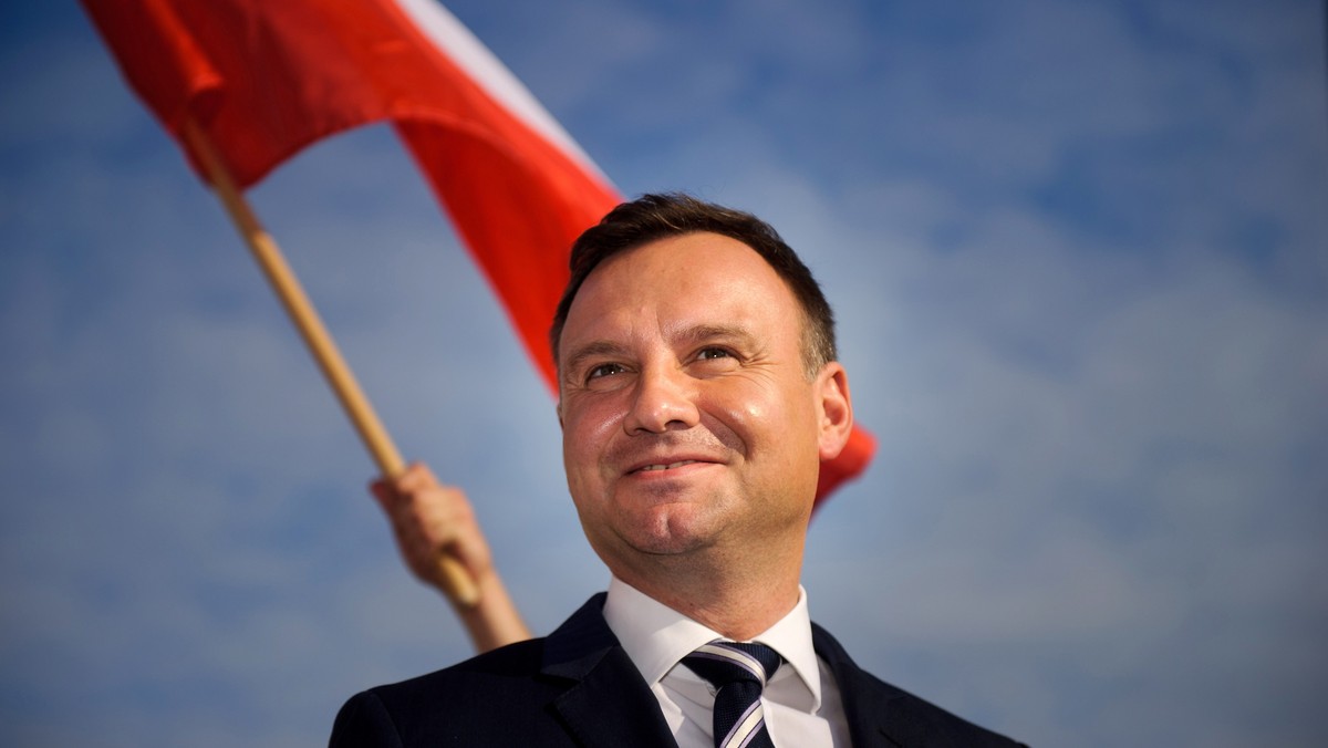 Kandydat PiS na prezydenta Andrzej Duda powiedział wczoraj w Tarnowie, że polski system prawny musi zostać naprawiony. Jak zaznaczył po latach tworzenia podziałów potrzeba poczucia wspólnoty, "którego w naszym społeczeństwie, w ostatnich latach bardzo brakuje".