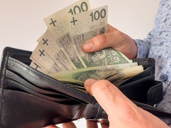 Sejm: Rencisto spróbuj z orzeczeniem o niesamodzielności. Zdobędziesz, to damy dodatek do renty z wyrównaniem