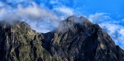 Szok! Gigantyczna kolejka na Giewont. W sieci zawrzało