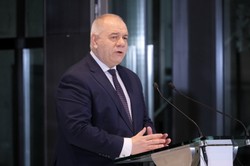 Sasin: Lech Kaczyński wygrywa zza grobu