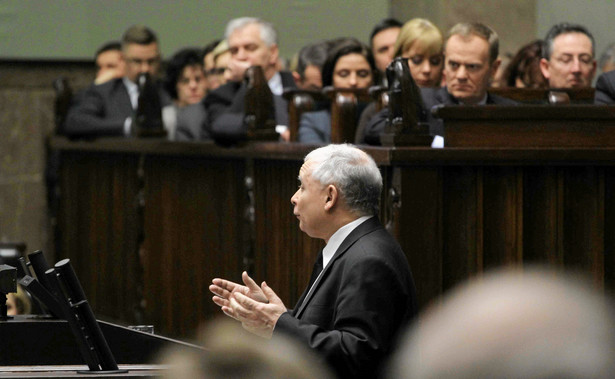 Jarosław Kaczyński przemawia w czasie debaty nad wotum nieufności